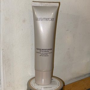 Laura Mercier Tinted moisturizer
